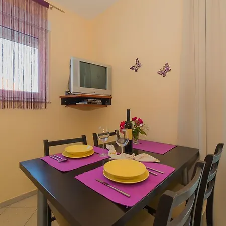 Joso With Pool Apartman Pakostane