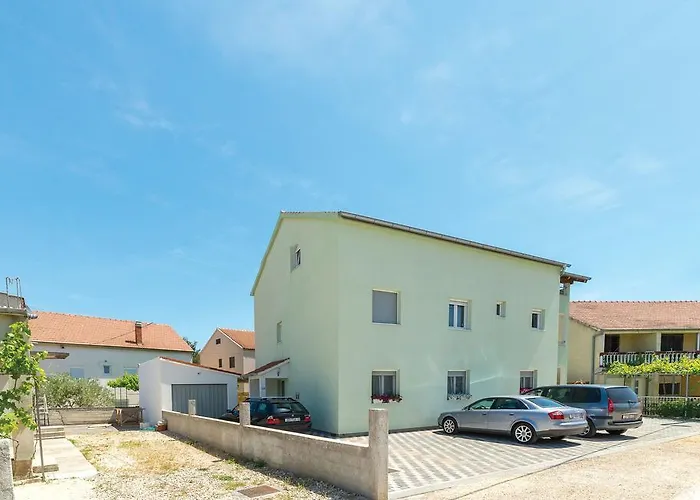 Joso With Pool Pakoštane