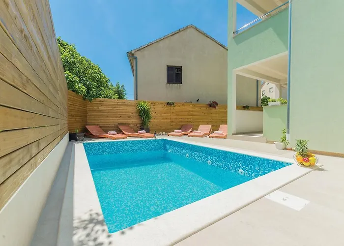 Joso With Pool Pakoštane